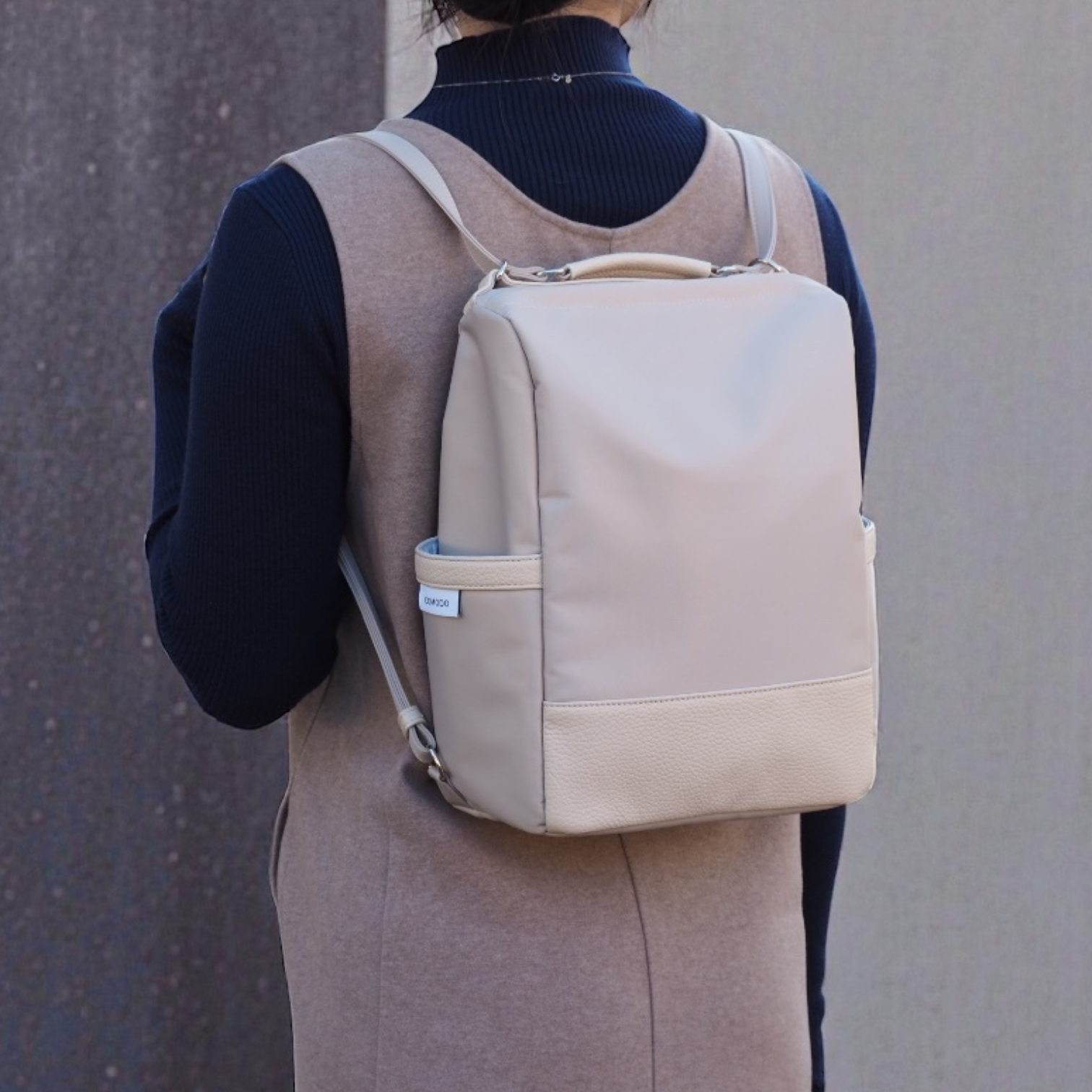 COMODO cache リュック ショルダー 　グレージュリュック使用例