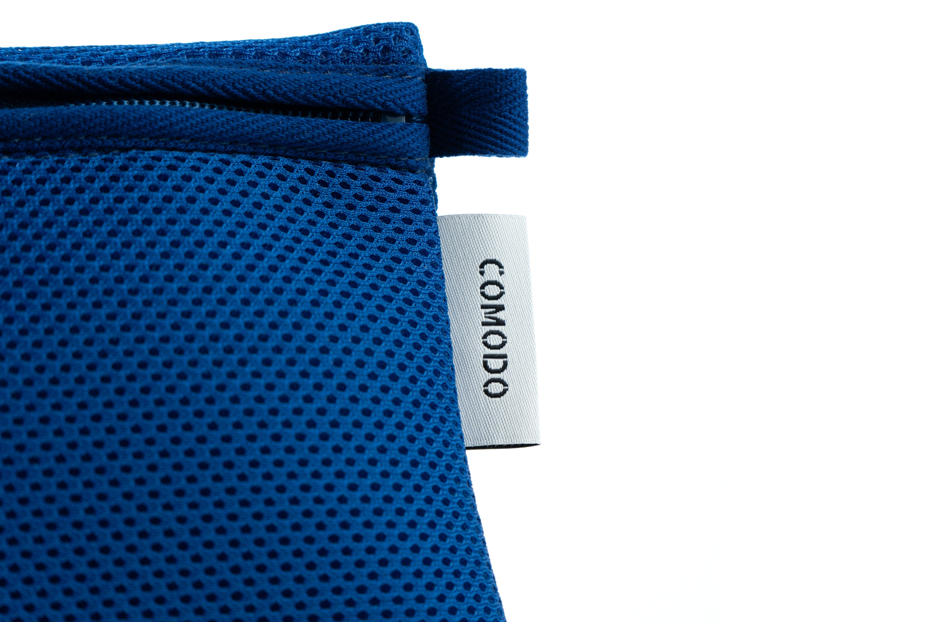 mesh pouch (side logo)