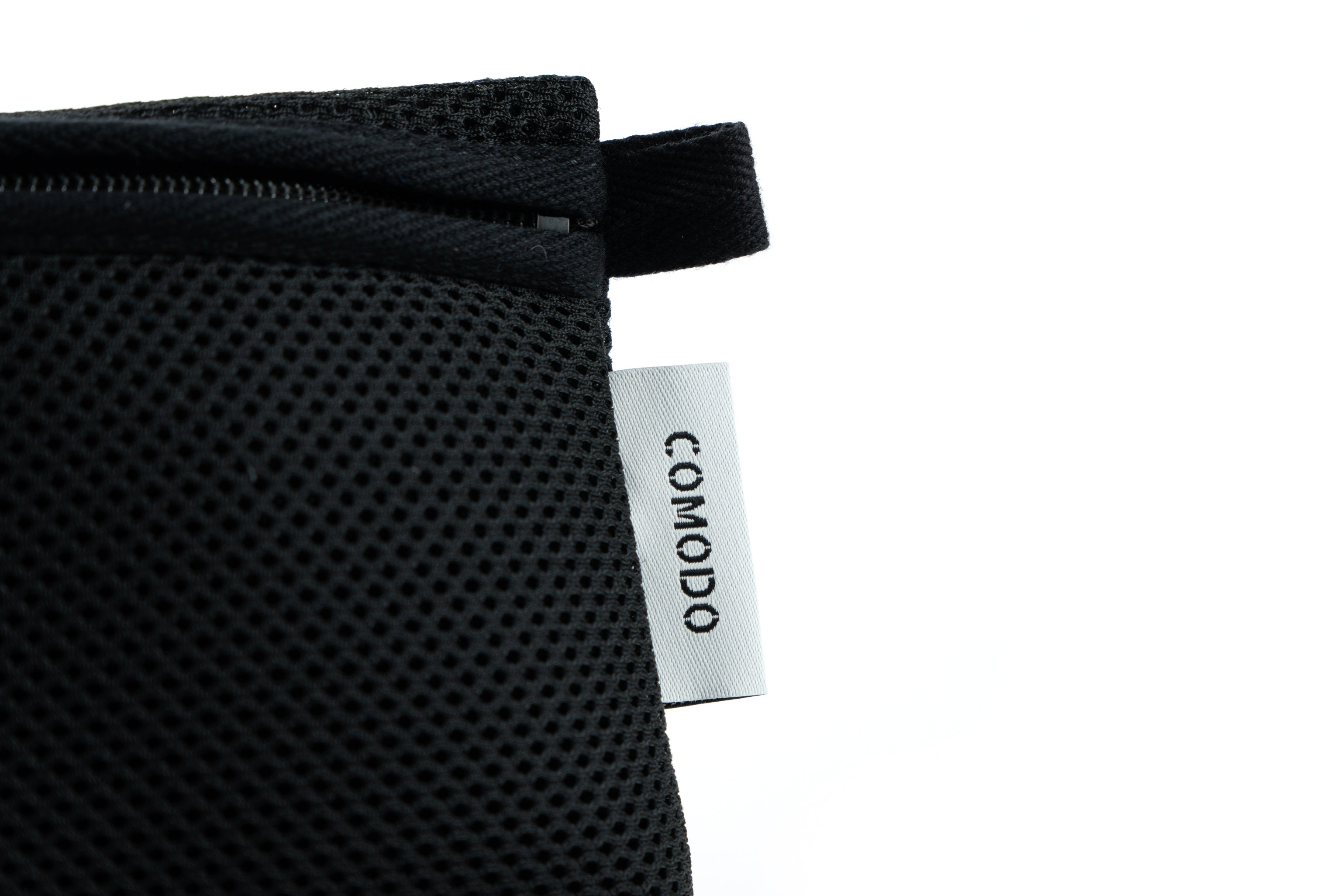 mesh pouch (side logo)