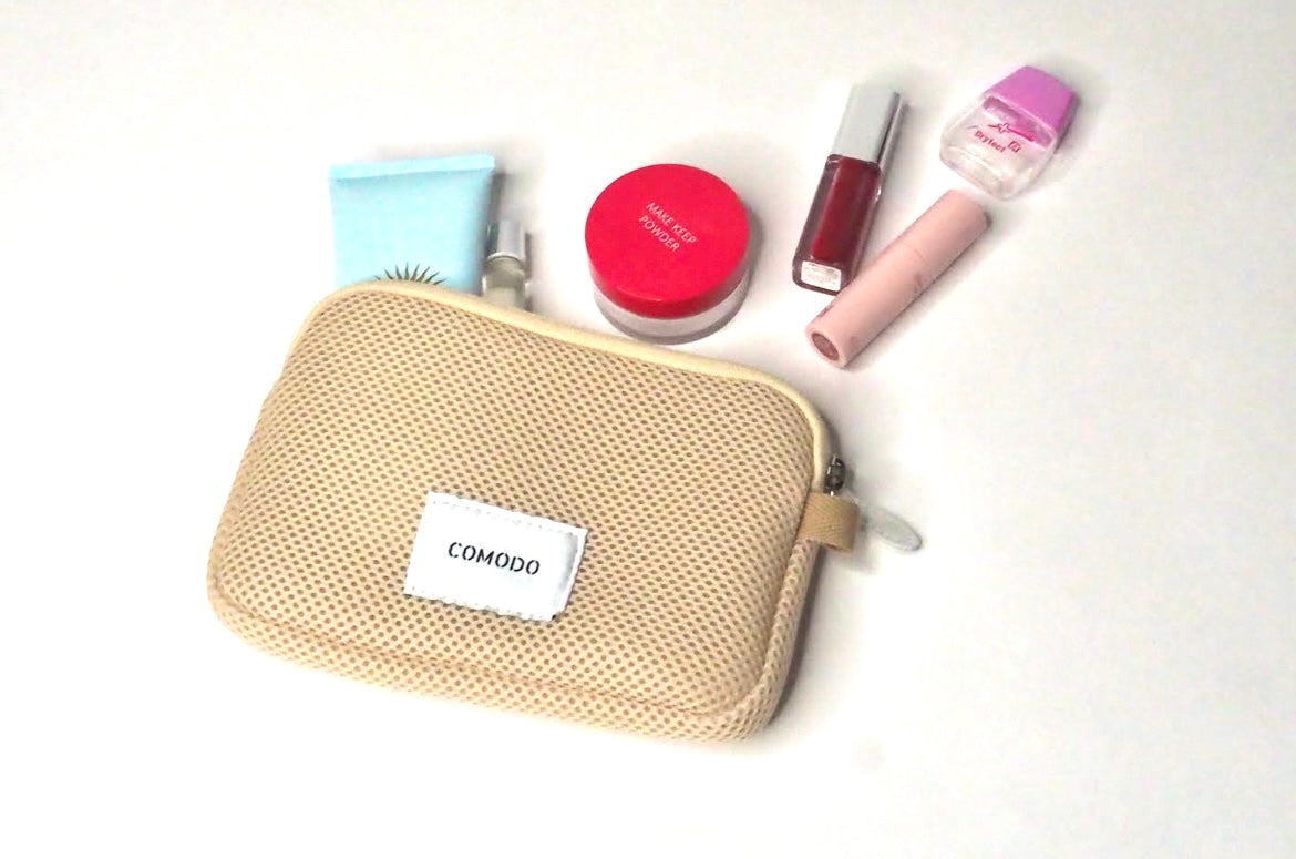 メッシュ素材の小物入れ mesh pouch (front logo) – COMODO